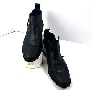 UGG Womens Aureo Black Boots Leather Ankle Bootie US 7.5 SO4